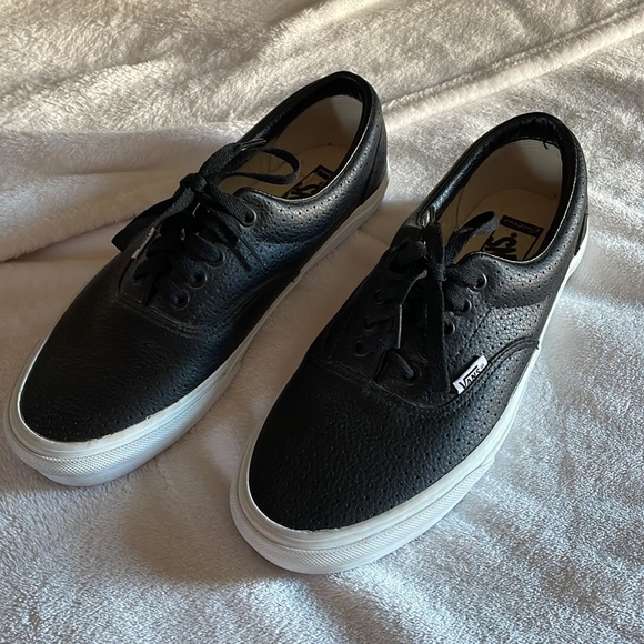 Vans custom’s edition - Picture 3 of 3